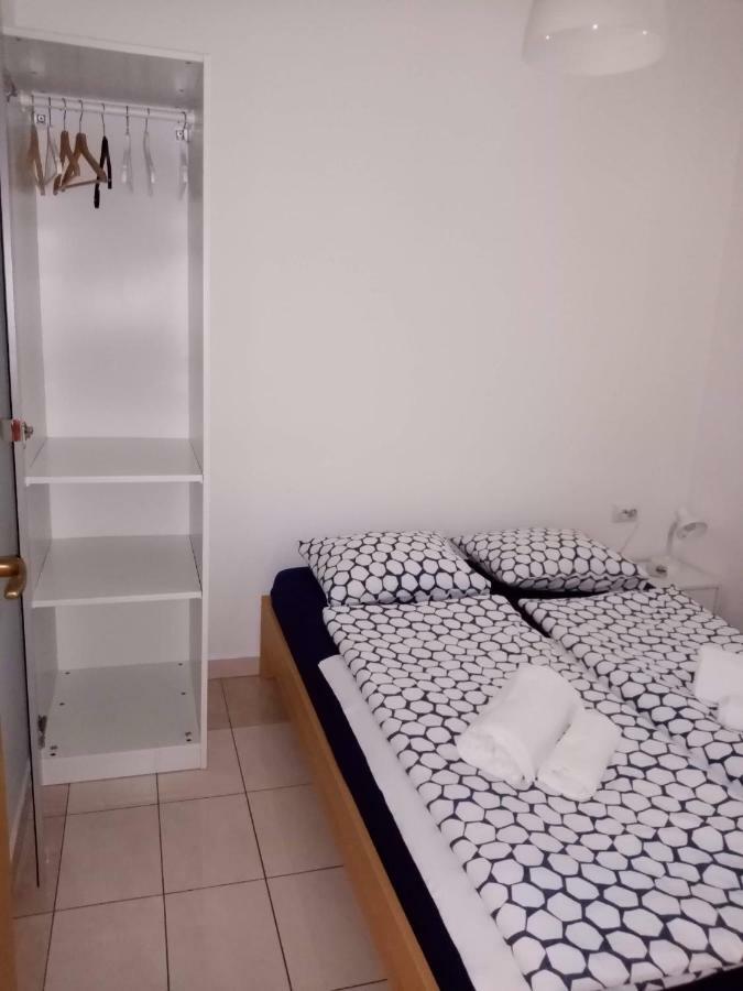 Apartment Pepi Povljana Esterno foto