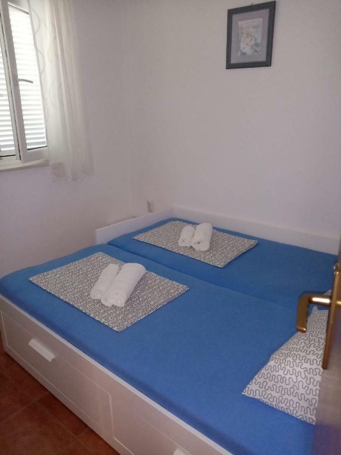 Apartment Pepi Povljana Esterno foto