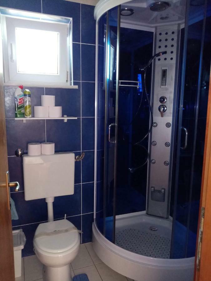 Apartment Pepi Povljana Esterno foto